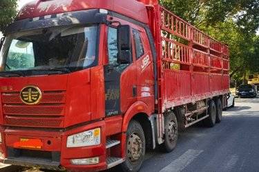 二手一汽解放 新J6P重卡 领航版 460马力 6X2R 9.65米中置轴载货车(国五) 前四后四 锡柴二手载货车 黄牌