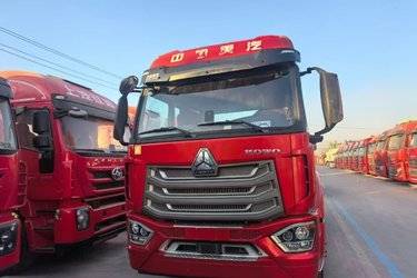 二手中国重汽 豪瀚N7W重卡 460马力 6X4 牵引车(国六) 双驱 潍柴二手牵引车 黄牌图片