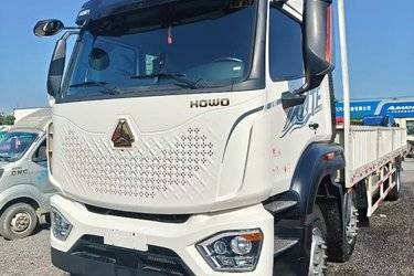 二手中国重汽 豪沃MATE 超值版 240马力 4X2 6.75米栏板载货车(国六) 前四后四 曼二手载货车 黄牌