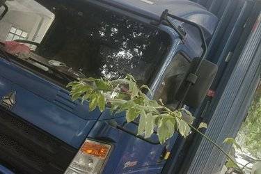 二手中国重汽 豪瀚N5G中卡 180马力 4X2 6.75米厢式载货车(国五) 单桥 中国重汽二手载货车 黄牌