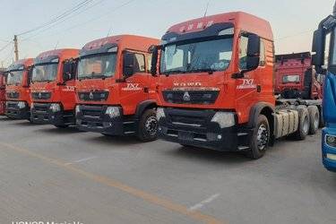 二手中国重汽 HOWO TX重卡 460马力 6X4 牵引车(国六) 双驱 曼二手牵引车 黄牌