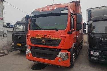 二手中国重汽 HOWO TX7 PRO 290马力 4X2 9.6米AMT自动档厢式载货车(国六) 单桥 曼二手载货车 黄牌