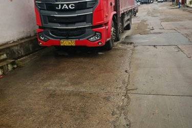 二手江淮 格尔发A5X中卡 220马力 6X2 7.2米栏板载货车底盘(国五) 前四后四 云内动力二手载货车 黄牌