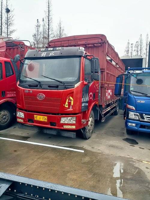 一汽解放 180马力 载货车