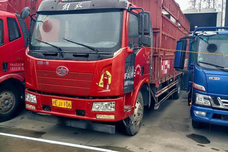 二手一汽解放 180马力 载货车