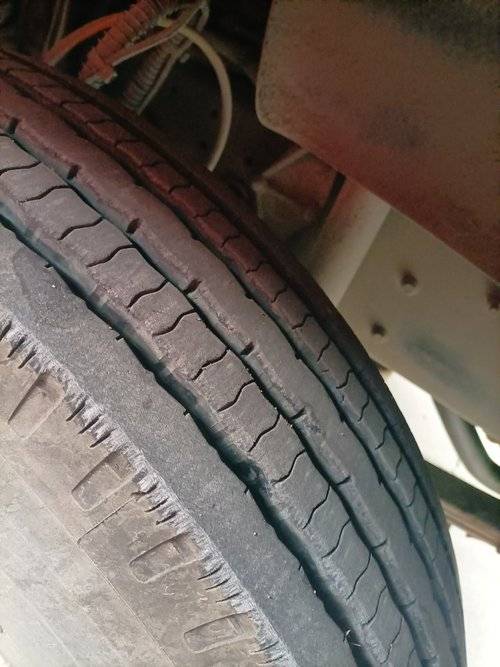 一汽解放 180马力 载货车