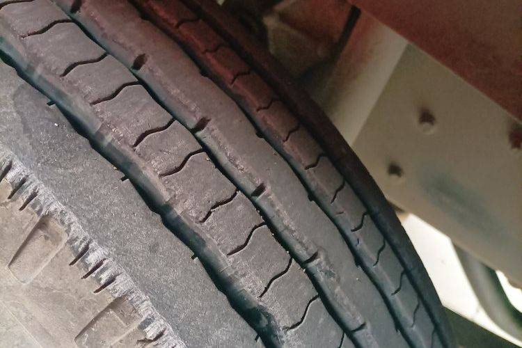 二手一汽解放 180马力 载货车