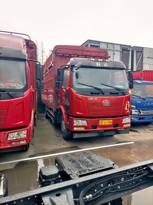 一汽解放 180马力 载货车