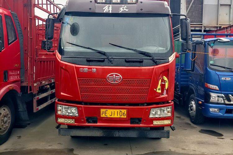 二手一汽解放 180马力 载货车