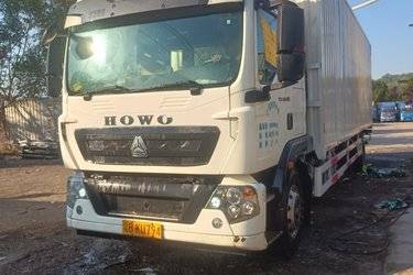 二手中国重汽HOWO G5X中卡 250马力 9.7米排半厢式载货车(国六) 单桥 曼二手载货车 黄牌