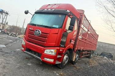 二手一汽解放 新J6P重卡 2020款 质惠版 280马力 6X2 9.65米仓栅式载货车(国五) 前四后四 锡柴二手载货车 黄牌