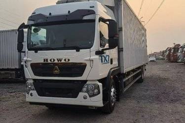 二手中国重汽 HOWO TX 290马力 4X2 9.6米厢式载货车(国六) 单桥 曼二手载货车 黄牌