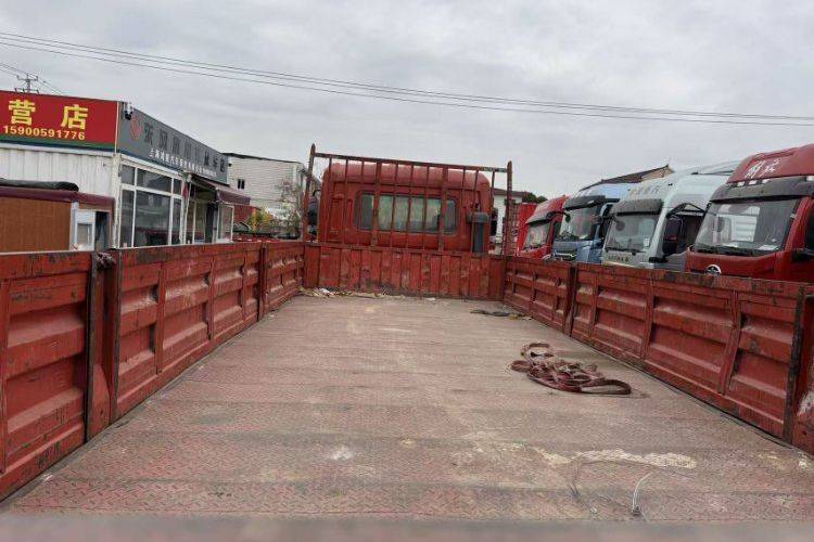 二手东风商用车 180马力 载货车