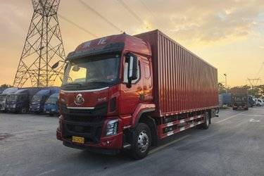 二手东风柳汽 乘龙H5 280马力 4X2 9.7米LNG厢式载货车(国六) 单桥 东风康明斯二手载货车 黄牌
