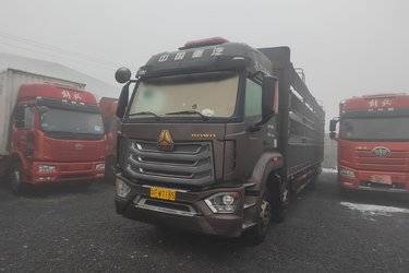 二手中国重汽 豪沃NX中卡 290马力 6X2 9.5米仓栅式载货车(国六) 前四后四 曼二手载货车 黄牌