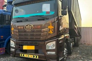 二手青岛解放 JH6重卡 430马力 8X4 9.5米翼开启厢式载货车(国五) 前四后八 潍柴二手载货车 黄牌图片
