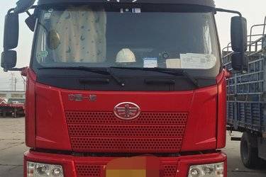 二手一汽解放 J6L重卡 260马力 6X2 6.8米仓栅式载货车(国六) 前四后四 锡柴二手载货车 黄牌