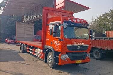 二手中国重汽 HOWO TX 290马力 4X2 9.6米厢式载货车(国六) 单桥 曼二手载货车 黄牌