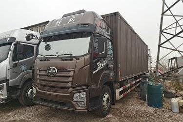 二手青岛解放 JK6中卡 290马力 4X2 9.75米厢式载货车(国六) 单桥 锡柴二手载货车 黄牌