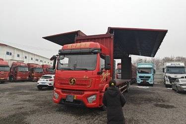 二手陕汽康明斯 龙骥 轻量化菁英版 260马力 4X2 9.8米厢式载货车(国六) 单桥 康明斯二手载货车 黄牌