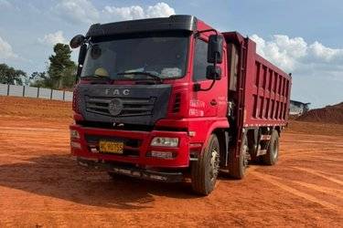 二手一汽凌河 180马力 6X2 4.8米自卸车(国五) 前四后四 玉柴二手自卸车 黄牌