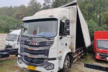 二手江淮 格尔发K5L中卡 220马力 4X2 7.77米厢式载货车(5700轴距)(国五) 单桥 云内动力二手载货车 黄牌