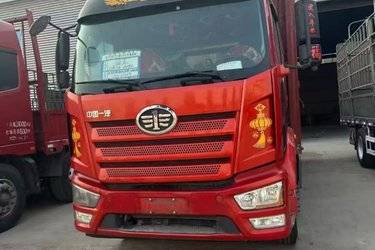 二手一汽解放 J6L重卡 260马力 6X2 9.7米仓栅式载货车(国六) 前四后四 玉柴二手载货车 黄牌