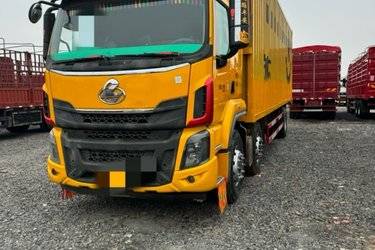 二手东风柳汽 乘龙H5中卡 240马力 6X2 9.6米厢式载货车(国五) 前四后四 玉柴二手载货车 黄牌