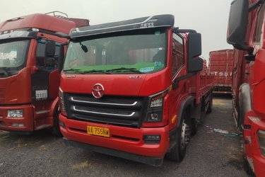 二手大运 祥龙 230马力 6X2 6.8米排半栏板载货车(国六) 前四后四 云内动力二手载货车 黄牌