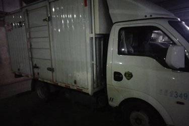 二手东风途逸 T5 1.6L 122马力 汽油 3.7米单排厢式小卡(国六) 单桥 绰丰柳机二手载货车 蓝牌