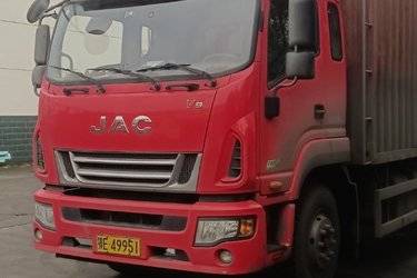 二手江淮 骏铃V9 170马力 6.8米排半厢式载货车(国五) 单桥 朝柴二手载货车 黄牌