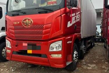 二手青岛解放 JH6重卡 460马力 8X4 9.5米翼开启厢式货车(国五) 前四后八 潍柴二手载货车 黄牌图片