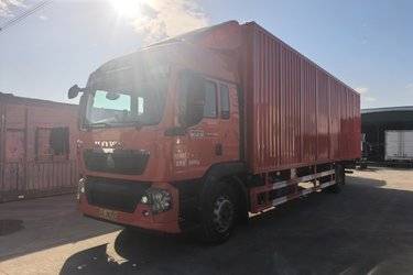 二手重汽HOWO TX7 4.6L柴油 240马力 中国重汽8档 9.6米厢式载货车(国六) 单桥 潍柴二手载货车 黄牌图片