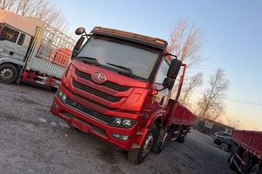 二手青岛解放 龙V 2.0版 220马力 6X2 9.65米栏板载货车(国五) 前四后四 锡柴二手载货车 黄牌