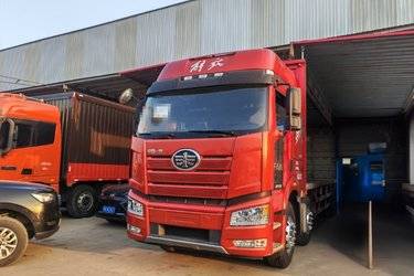 二手一汽解放 J6P重卡 280马力 6X2 9.5米载货车底盘(后随动桥)(国五) 前四后四 锡柴二手载货车 黄牌