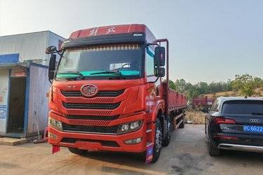 二手青岛解放 悍V重卡 260马力 6X2 7.7米栏板载货车(国五) 前四后四 锡柴二手载货车 黄牌