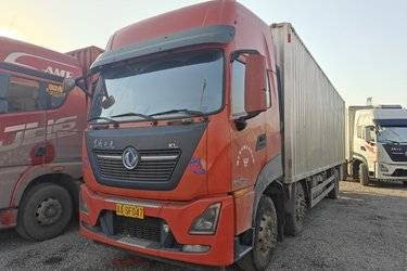 二手东风商用车 天龙KL 260马力 6X2 9.6米厢式载货车(国六) 前四后四 雷诺二手载货车 黄牌