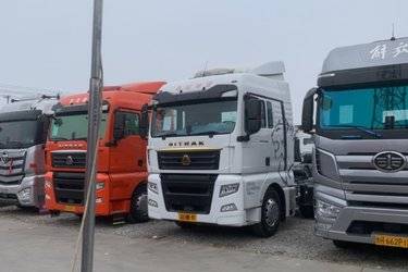 二手中国重汽 汕德卡SITRAK C7H重卡 540马力 6X4自动挡牵引车(AMT手自一体)(国五) 双驱 曼二手牵引车 黄牌