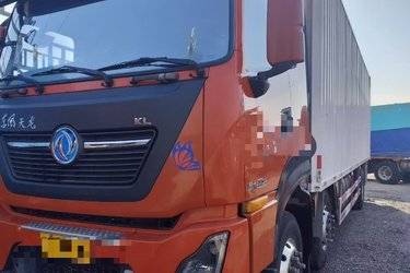 二手东风商用车 天龙KL 260马力 6X2 9.6米厢式载货车(国六) 前四后四 东风康明斯二手载货车 黄牌