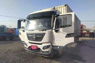 二手东风商用车 天锦KR 245马力 4X2 9.8米厢式载货车(国五) 单桥 东风康明斯二手载货车 黄牌