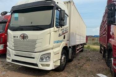 二手青岛解放 JH6重卡 320马力 6X2 9.5米翼开启厢式载货车(国六) 前四后四 锡柴二手载货车 黄牌