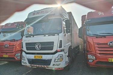 二手东风商用车 天龙重卡 245马力 6X2 9.6米厢式载货车(国五) 前四后四 康明斯二手载货车 黄牌