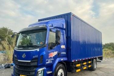 二手东风柳汽 新乘龙M3中卡 195马力 4X2 7.8米厢式载货车(国六) 单桥 东风康明斯二手载货车 黄牌