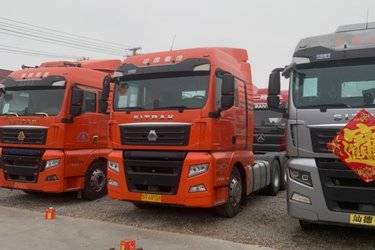 二手中国重汽 汕德卡SITRAK C7H重卡 510马力 6X4 牵引车(国六) 双驱 曼二手牵引车 黄牌