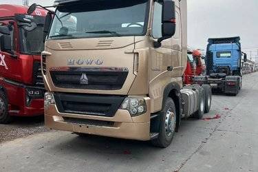 中国重汽 HOWO T7H重卡 540马力 6X4牵引车(国五) 双驱 曼二手牵引车 黄牌