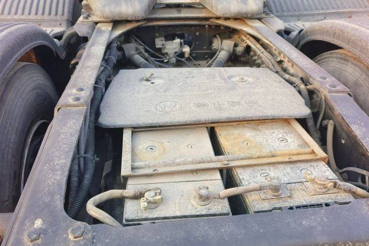 二手青岛解放 480马力 牵引车