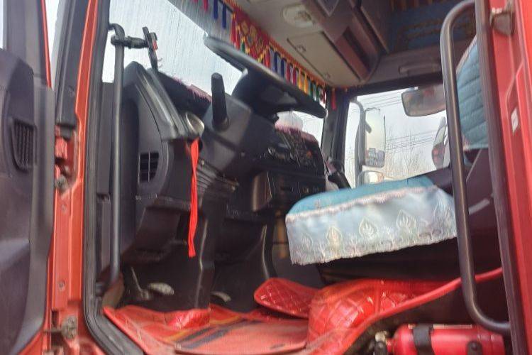 二手青岛解放 480马力 牵引车