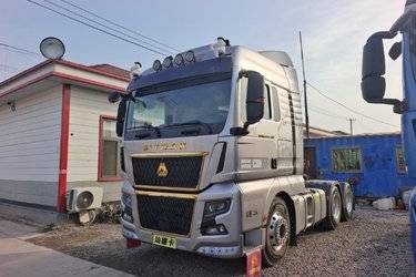 二手中国重汽 汕德卡SITRAK C9H重卡 570马力 6X4 AMT自动挡牵引车(国六) 双驱 曼二手牵引车 黄牌