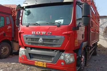 二手中国重汽 HOWO TX 250马力 4X2 6.8米仓栅式载货车(国六) 单桥 曼二手载货车 黄牌图片