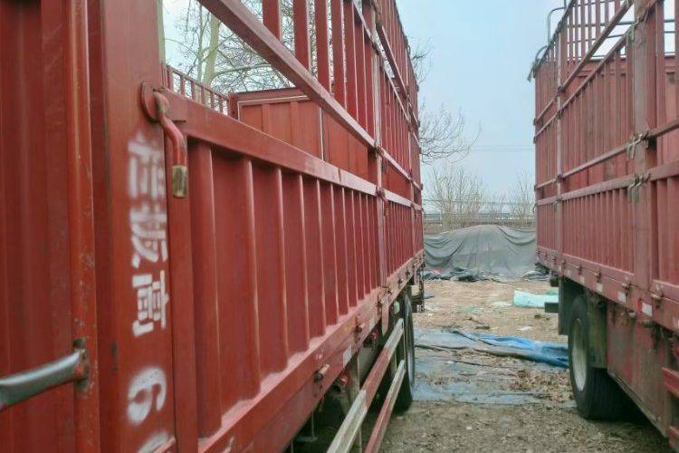 二手一汽解放 240马力 载货车